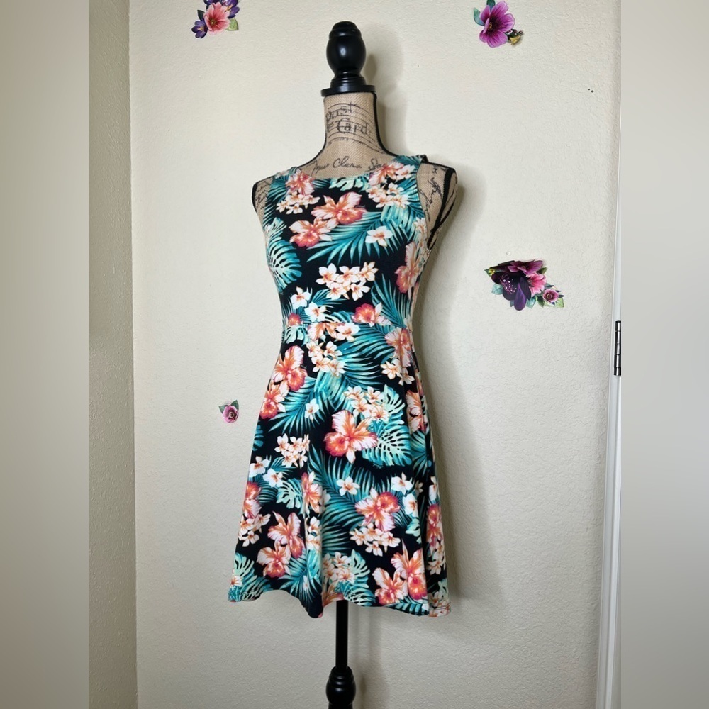 PINK Victorias Secret Tropical Print Cut Out Back Dress Size Small - Picture 5 of 14